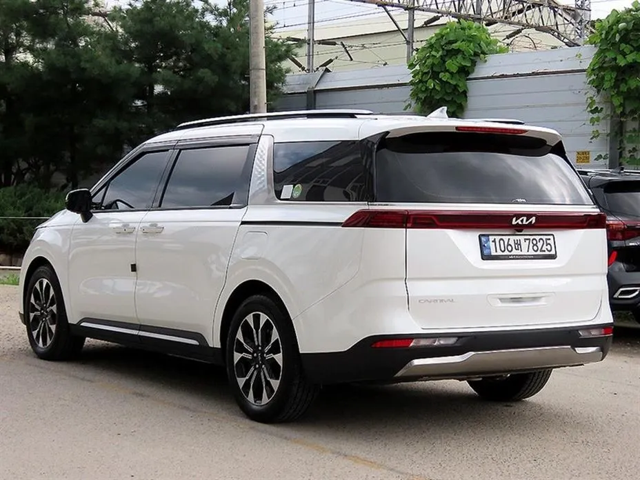 Kia Carnival — фото 4