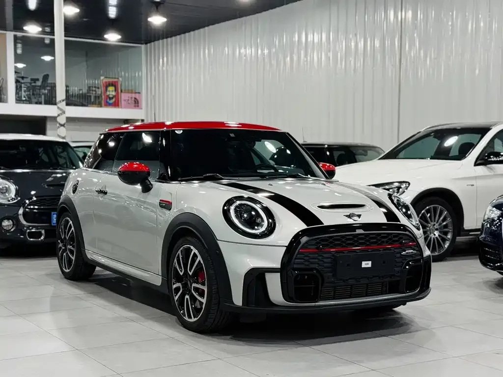 MINI JCW (John Cooper Works) — фото 1