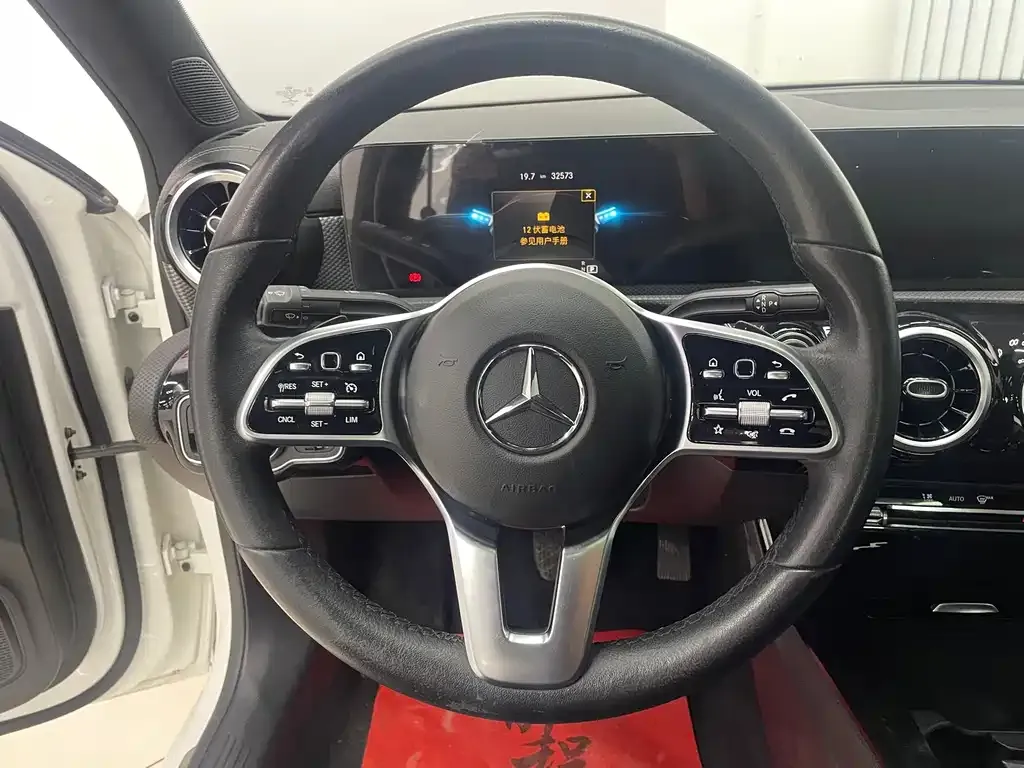 Mercedes-Benz A-Class — фото 10