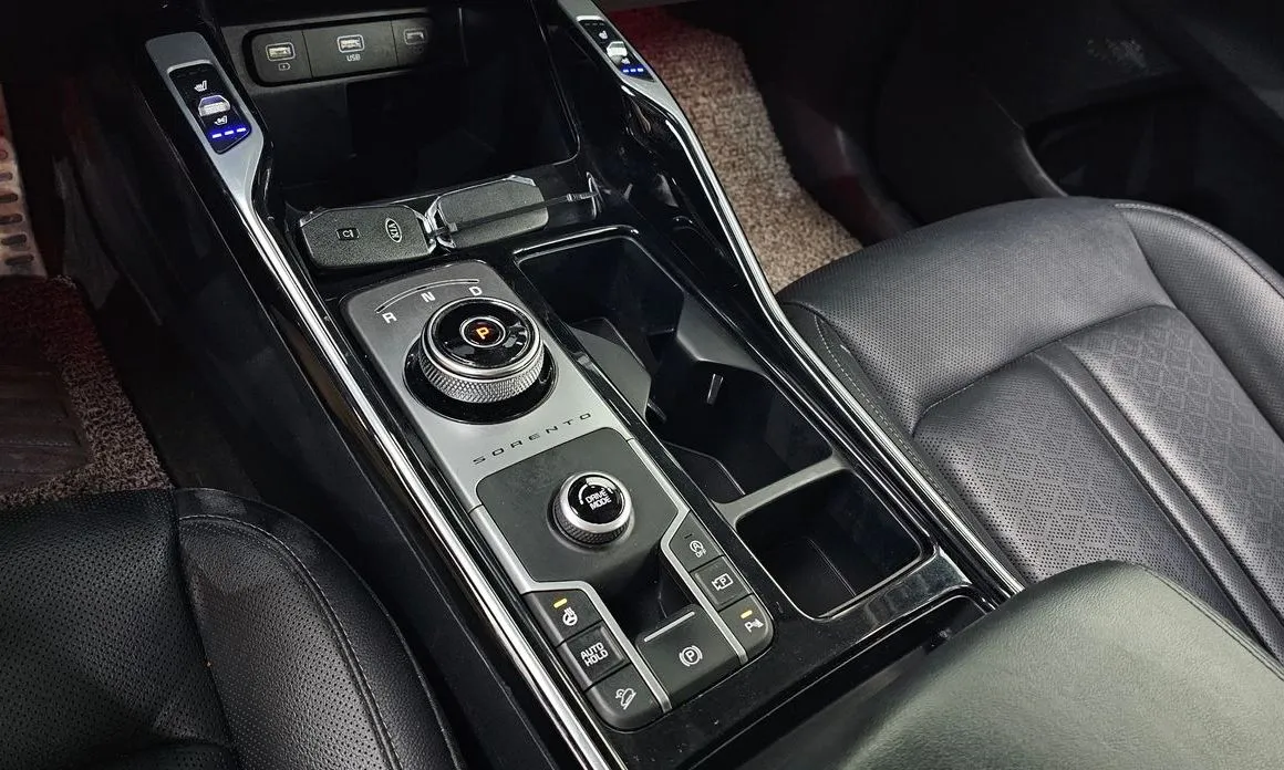 Kia Sorento — фото 8