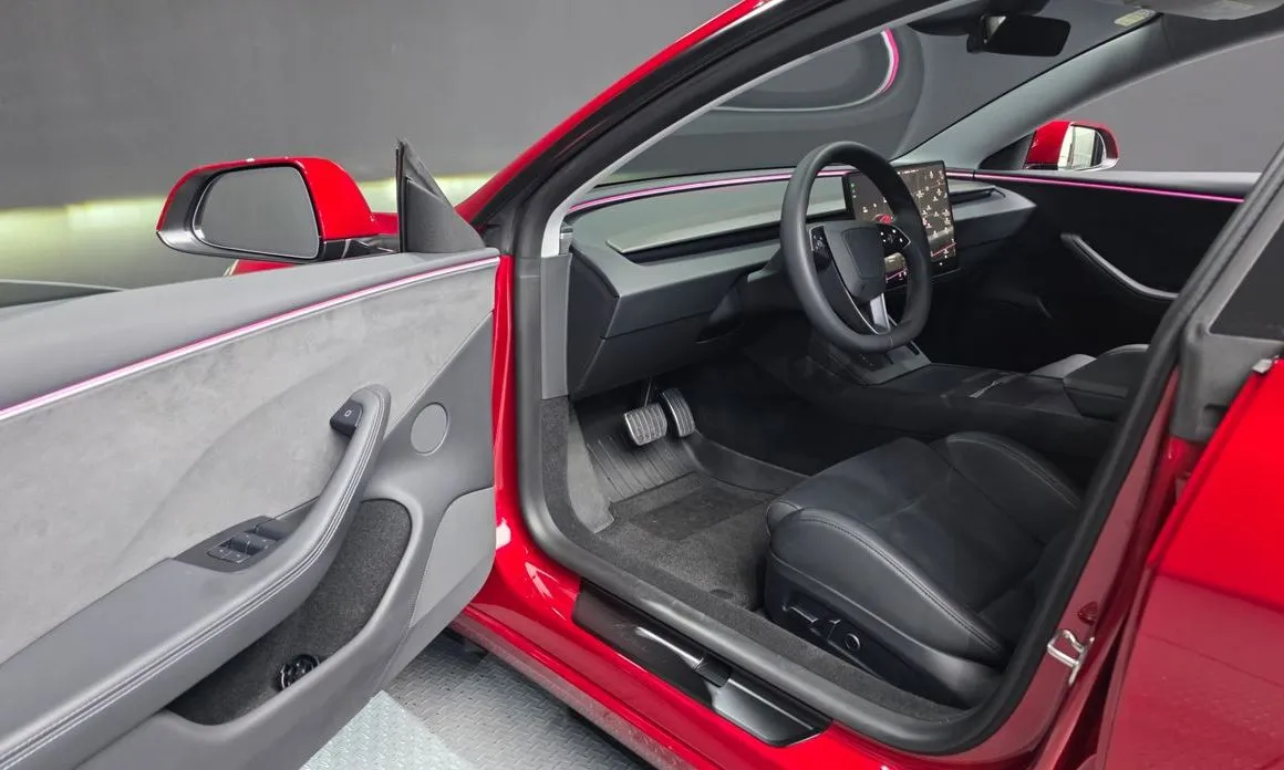 Tesla Model 3 2024 из KR, фото 7
