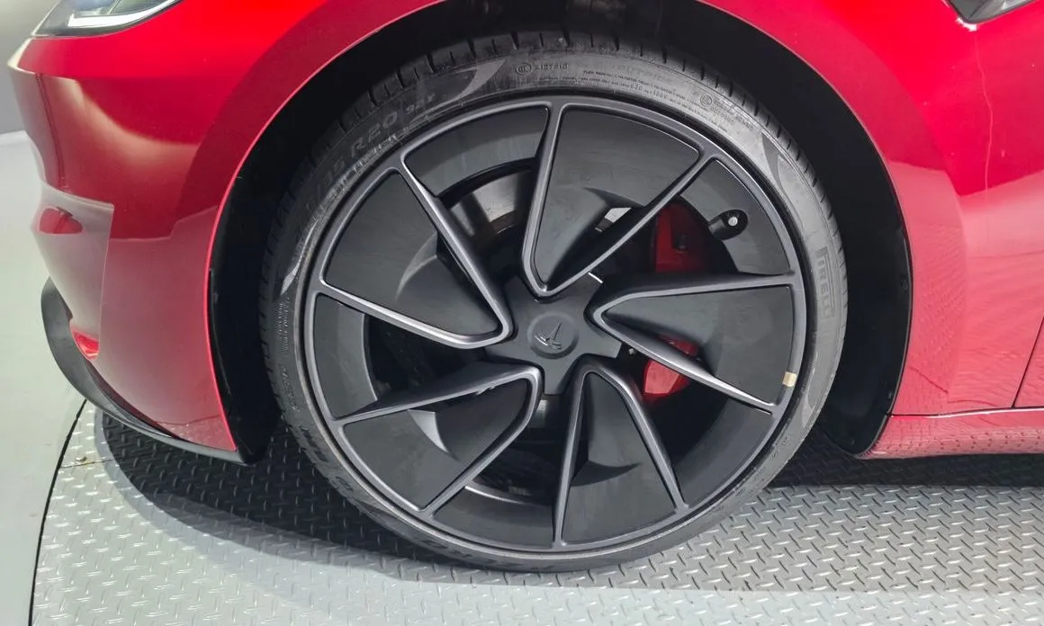 Tesla Model 3 2024 из KR, фото 6