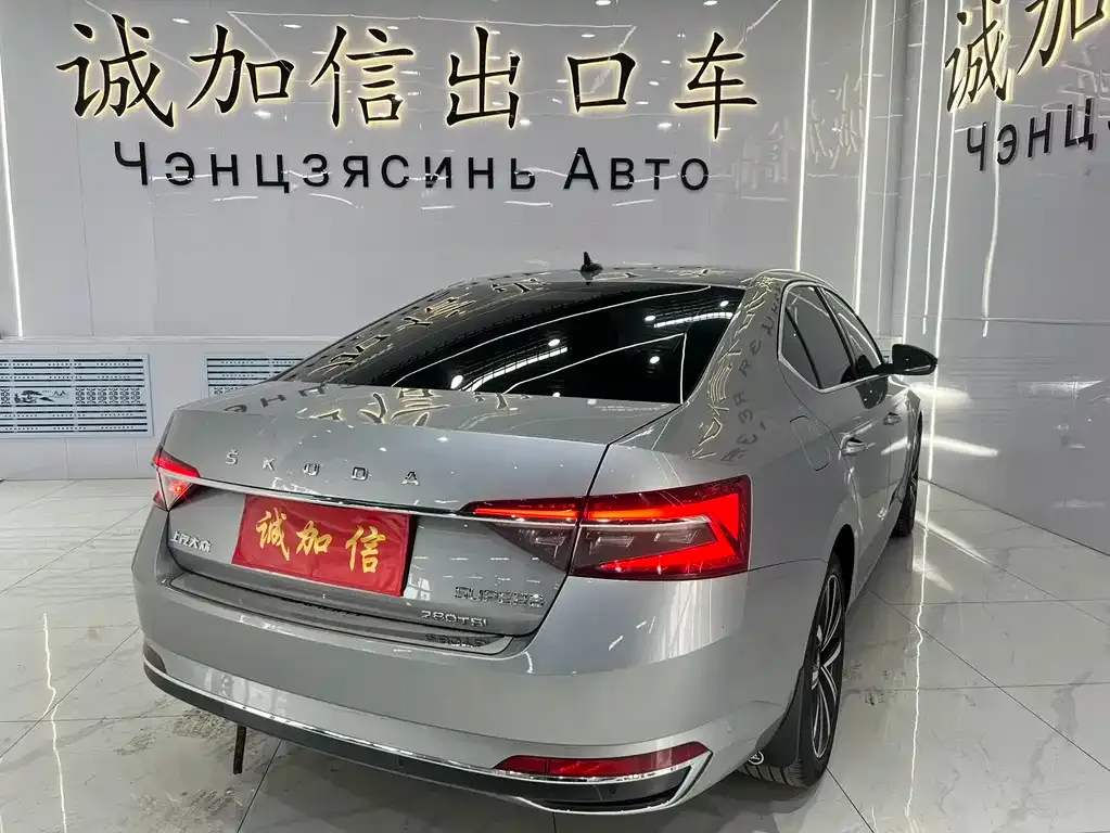 Skoda Superb — фото 3