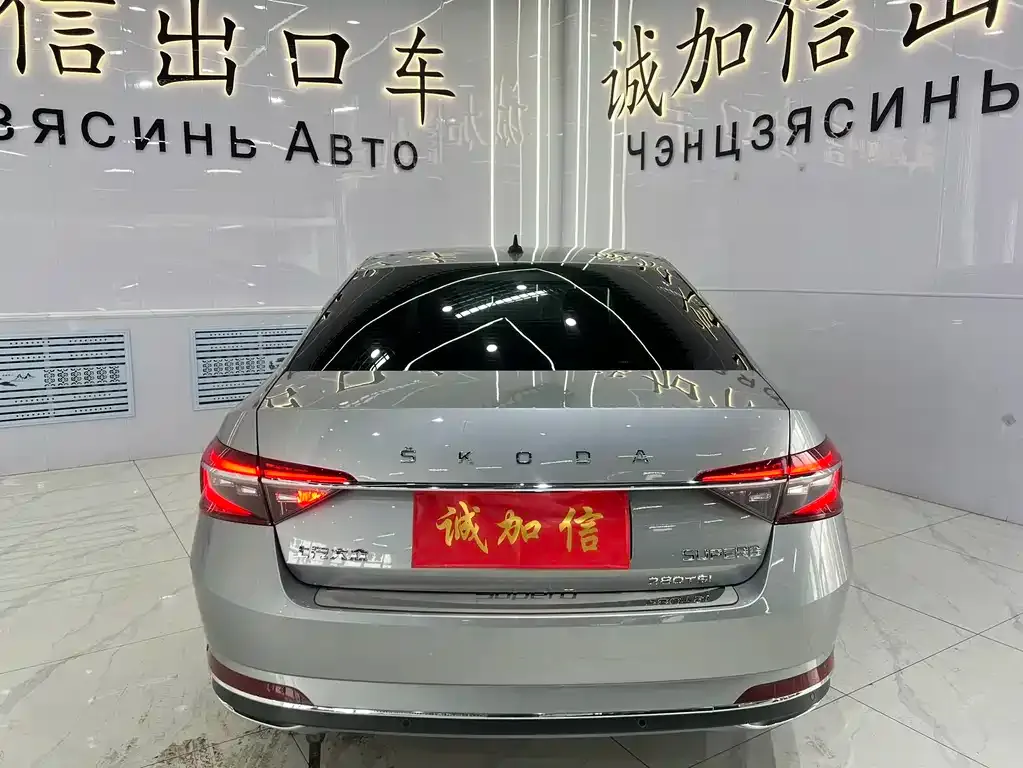 Skoda Superb — фото 5