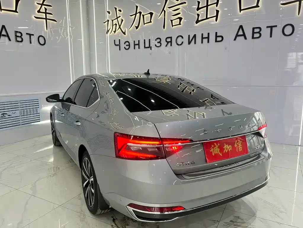 Skoda Superb — фото 4