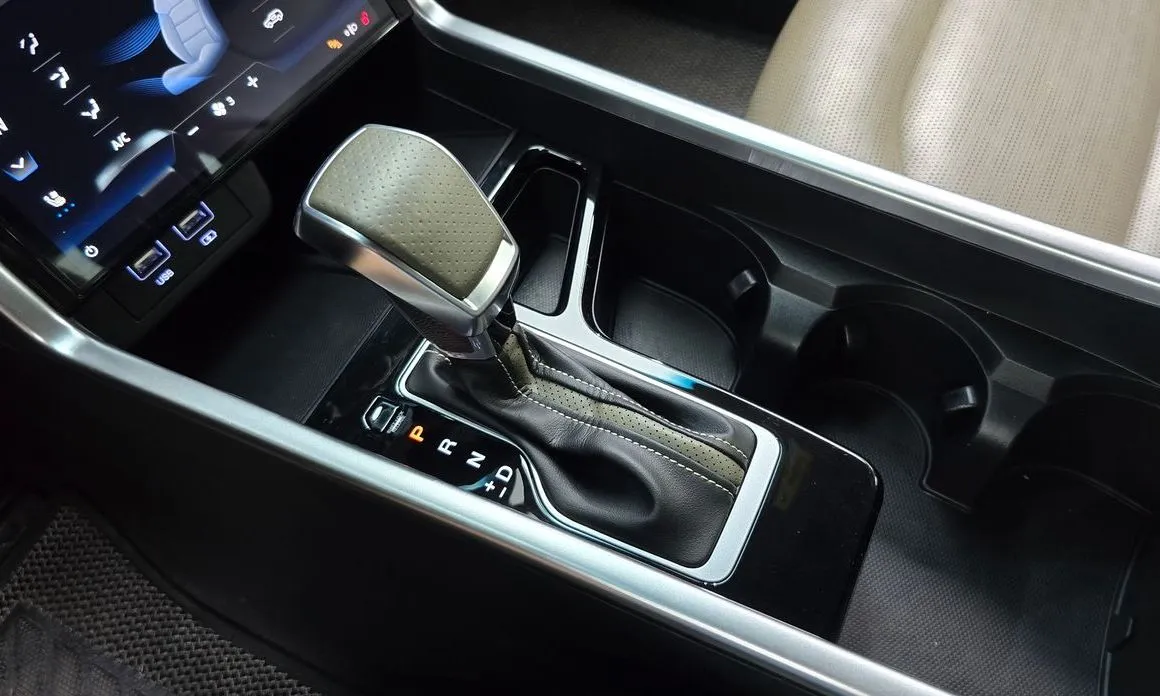 KG Mobility (Ssangyong) Torres — фото 6