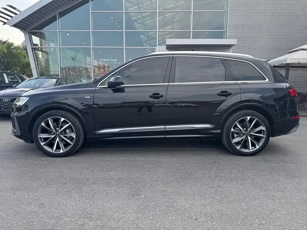 Audi Q7 — фото 4