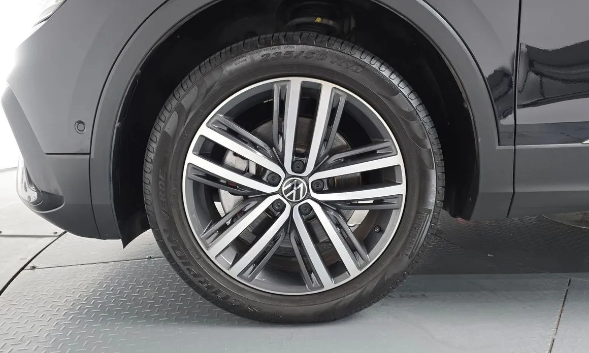 Volkswagen Tiguan — фото 10
