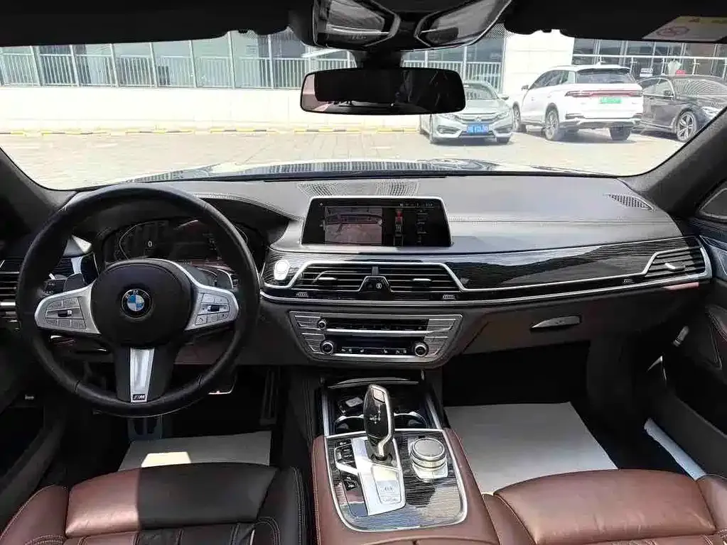 BMW 7 Series 2021 из CN, фото 2