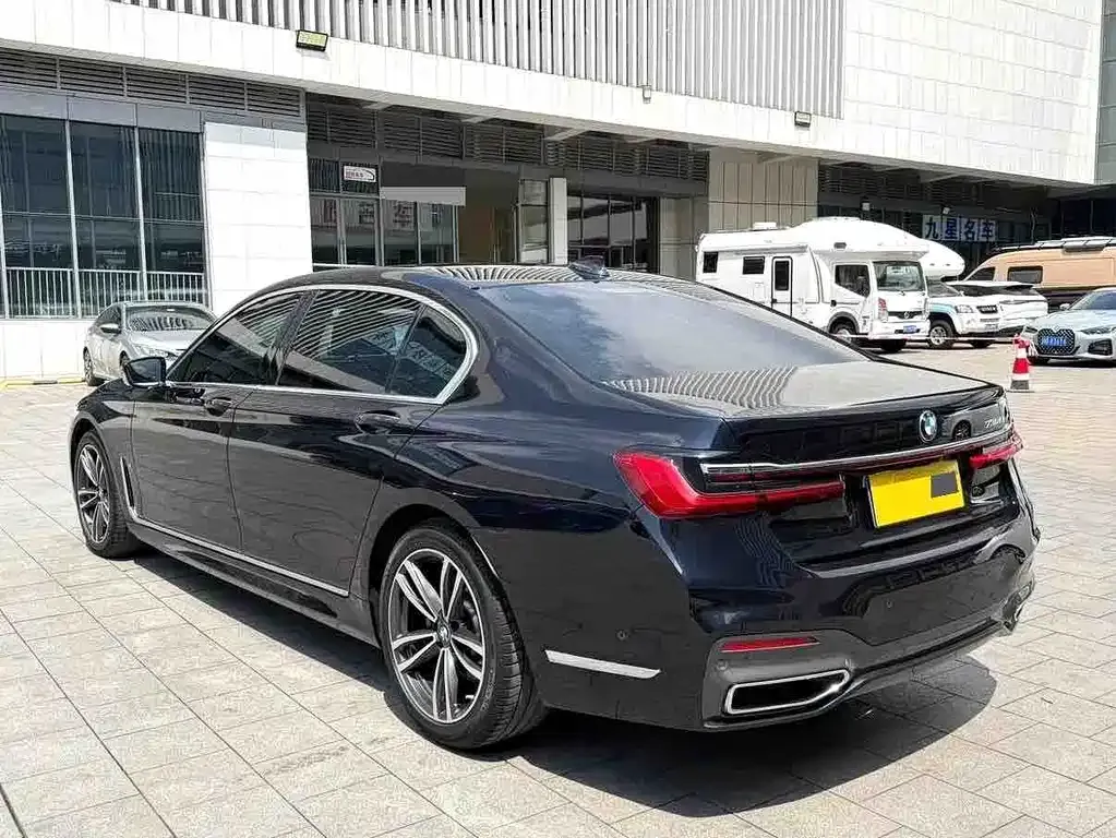 BMW 7 Series 2021 из CN, фото 9