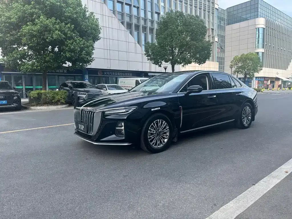 Hongqi H5 — фото 1