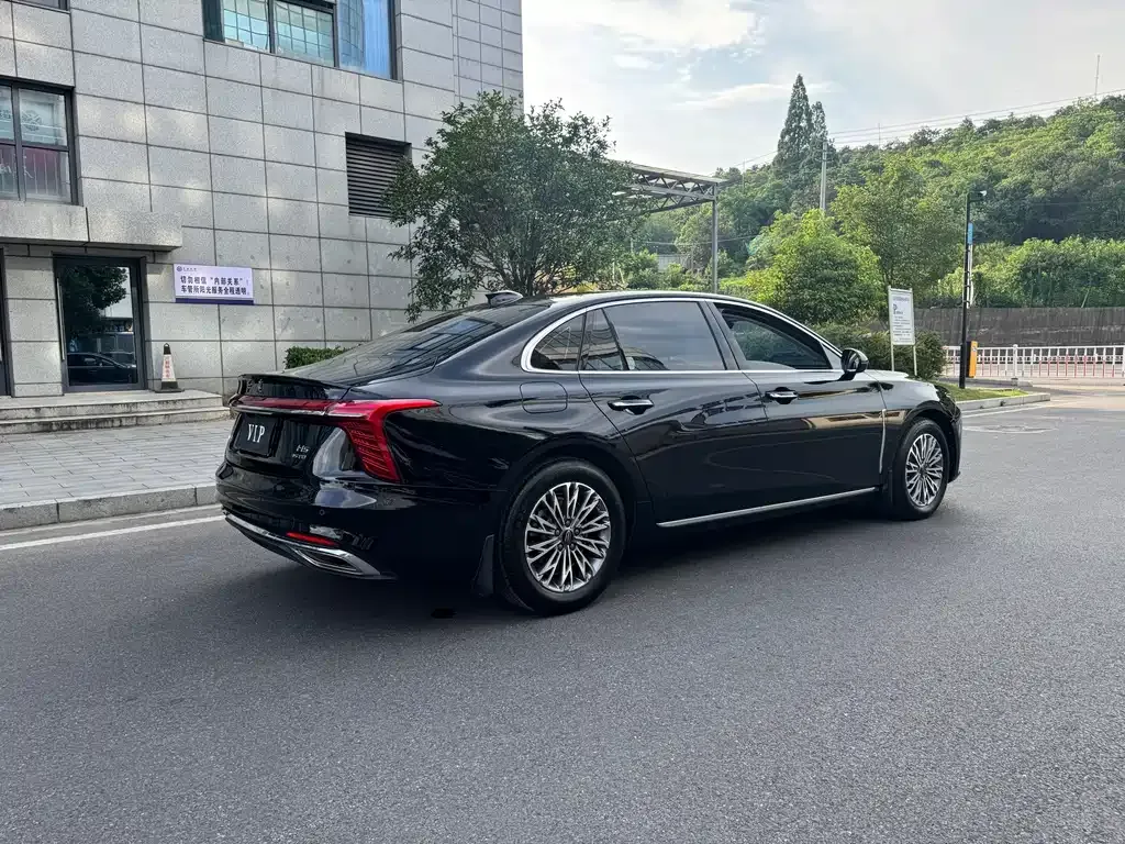 Hongqi H5 — фото 10