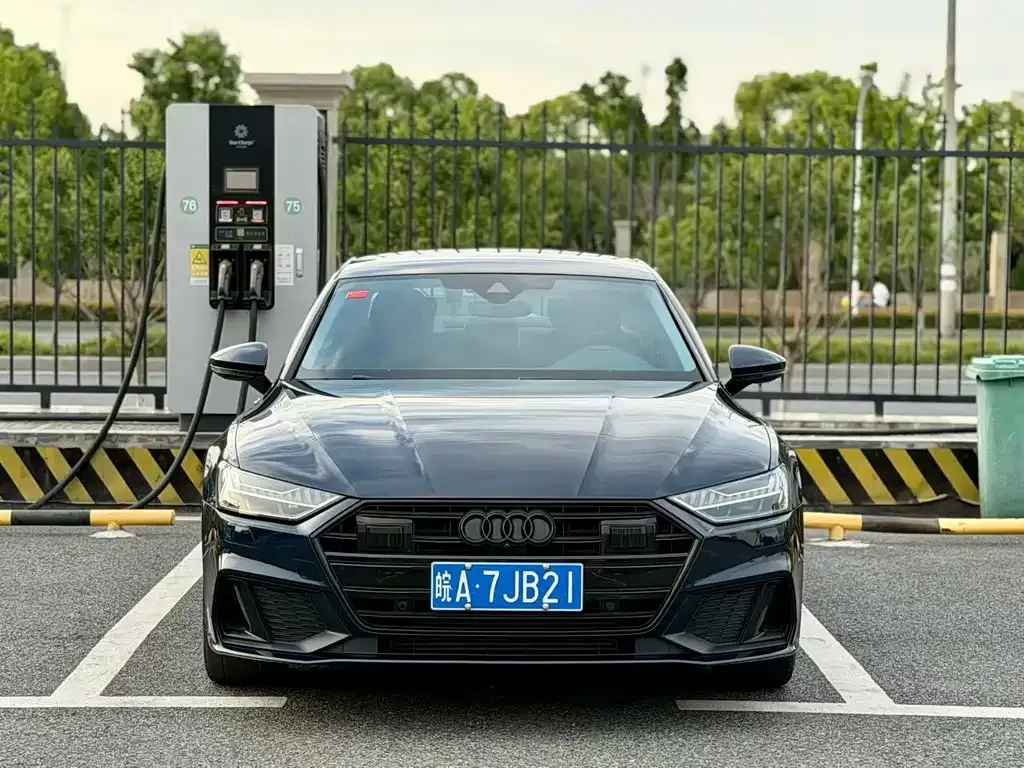Audi A7L — фото 7