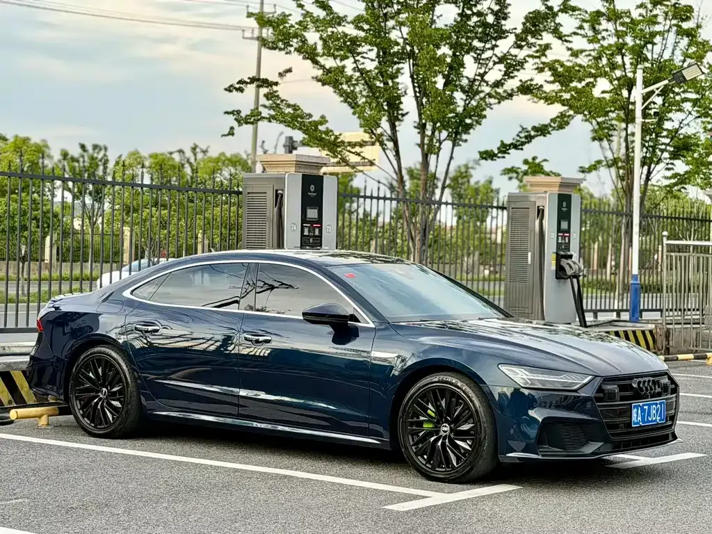 Audi A7L — фото 9