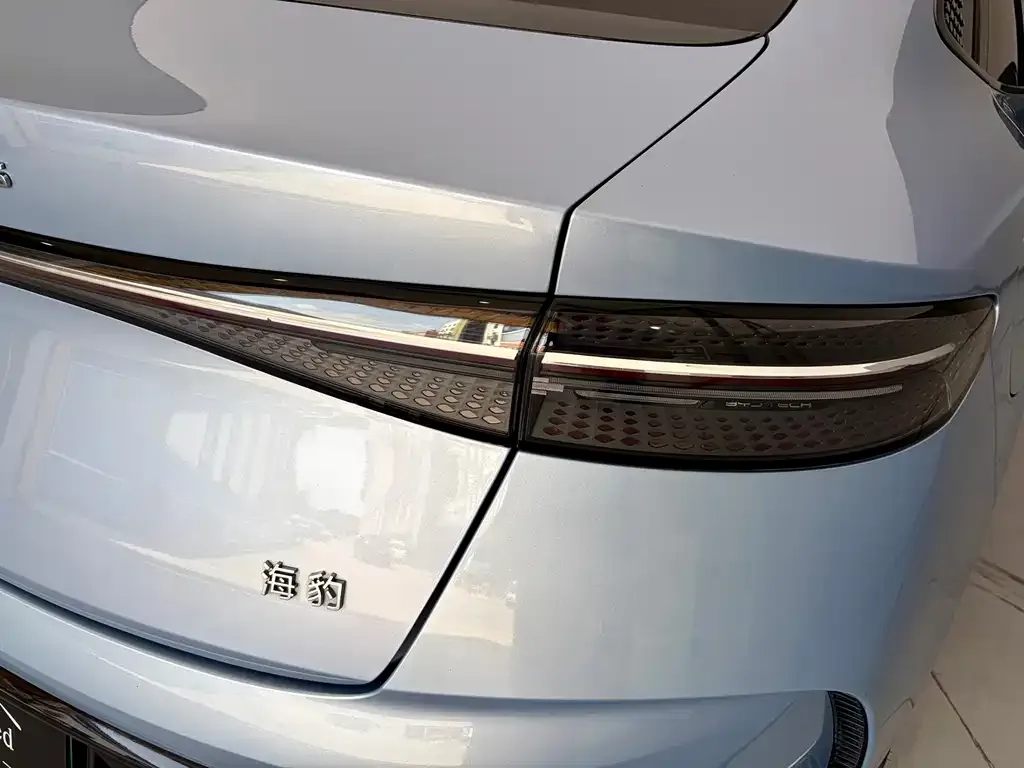 BYD Seal — фото 5