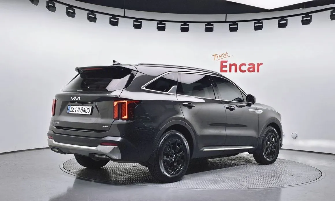 Kia Sorento — фото 10