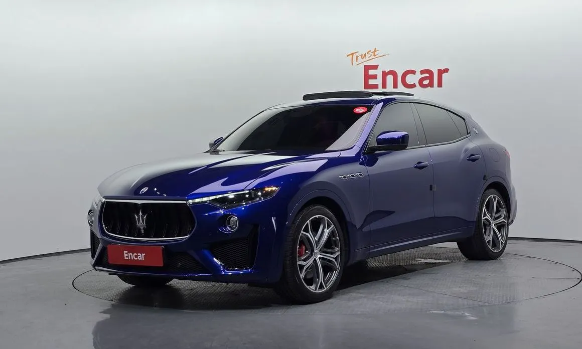 Maserati Levante — фото 1