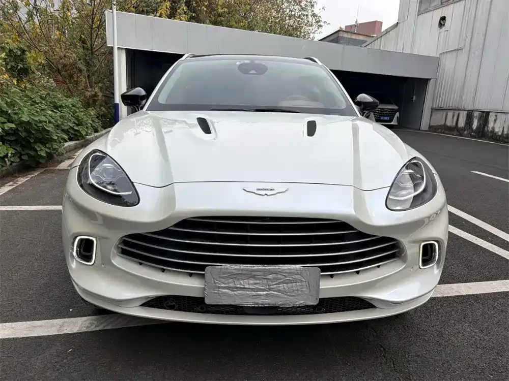 Aston Martin DBX — фото 4