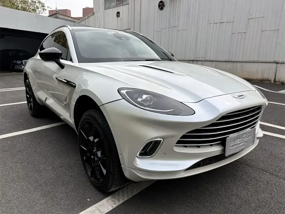 Aston Martin DBX — фото 5