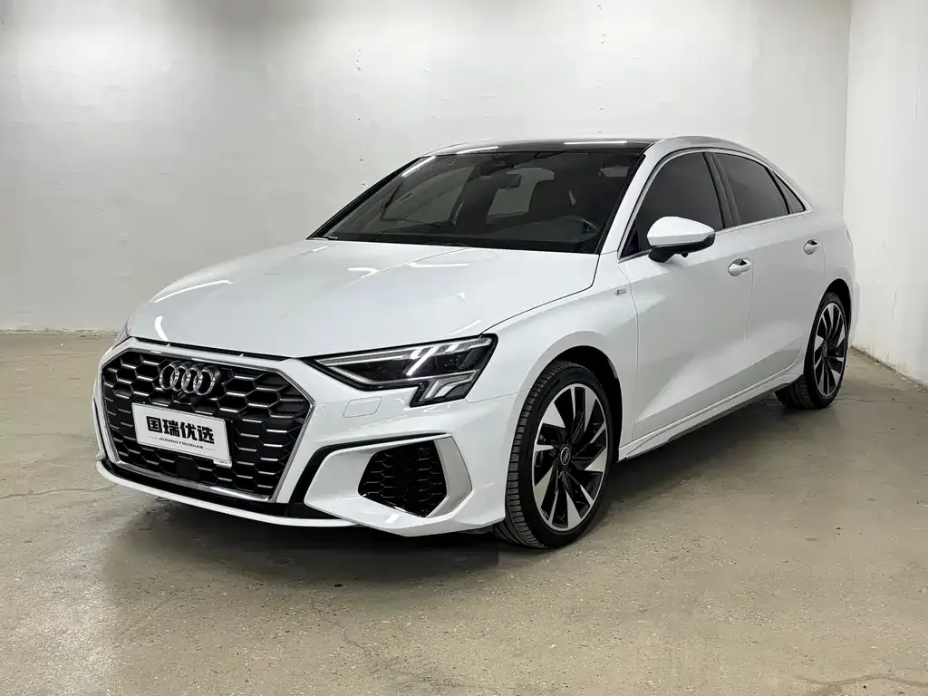 Audi A3 — фото 1