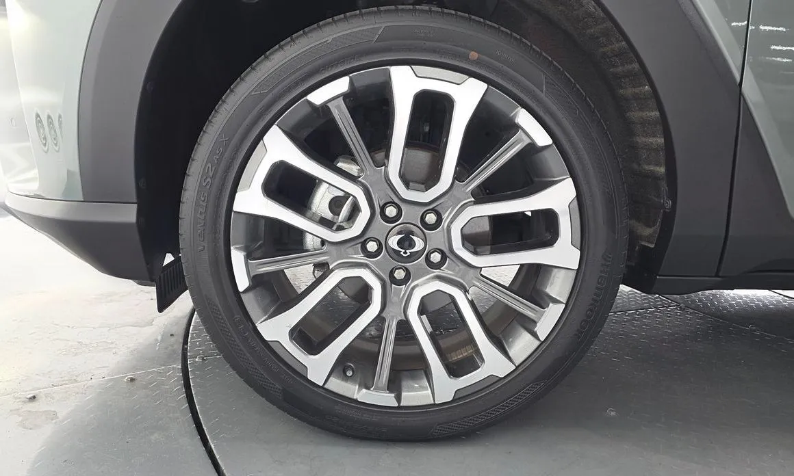 KG Mobility (Ssangyong) Torres — фото 9