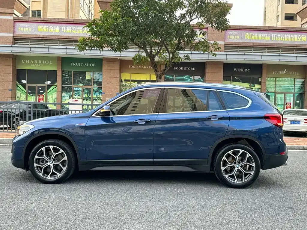 BMW X1 — фото 5