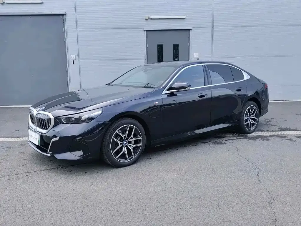BMW i5 — фото 1