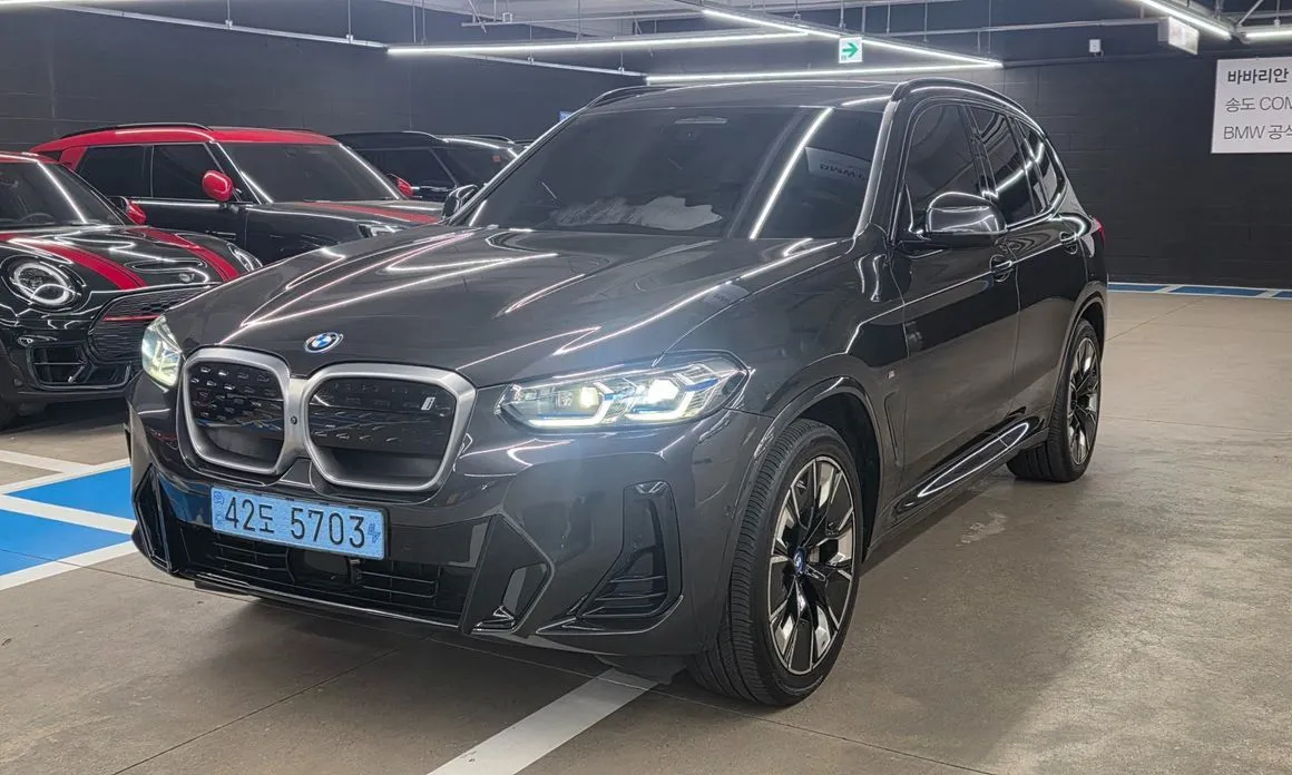 BMW iX3
