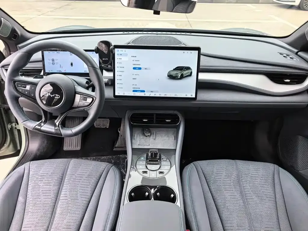 BYD Seal 06GT — фото 9