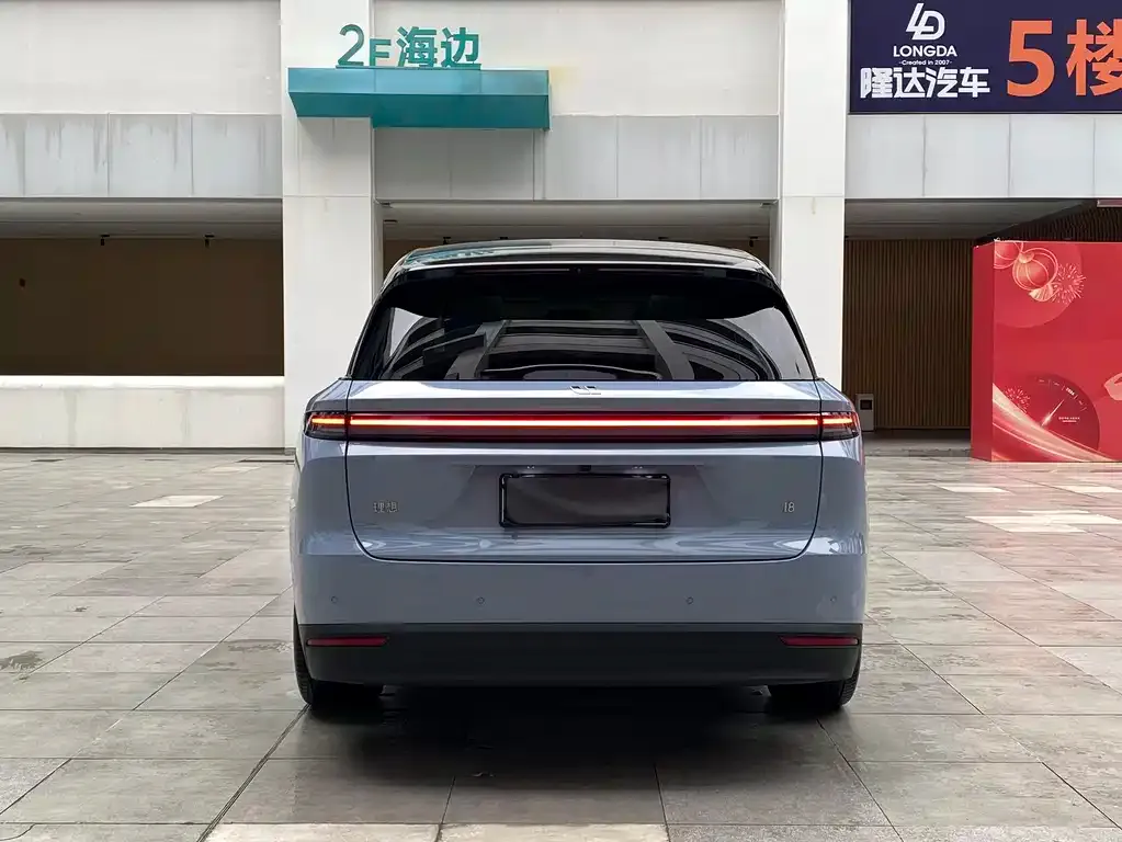 Li Auto i8 — фото 5