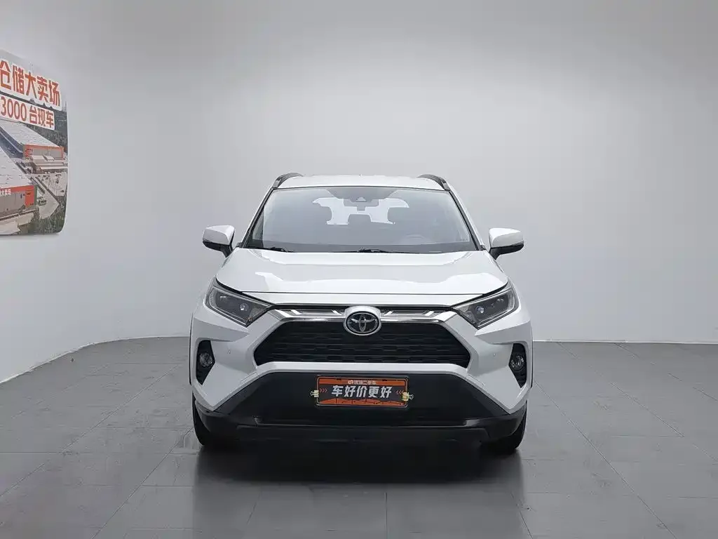Toyota RAV4 — фото 2