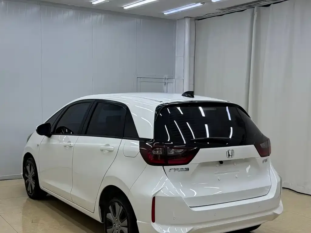 Honda Fit — фото 9
