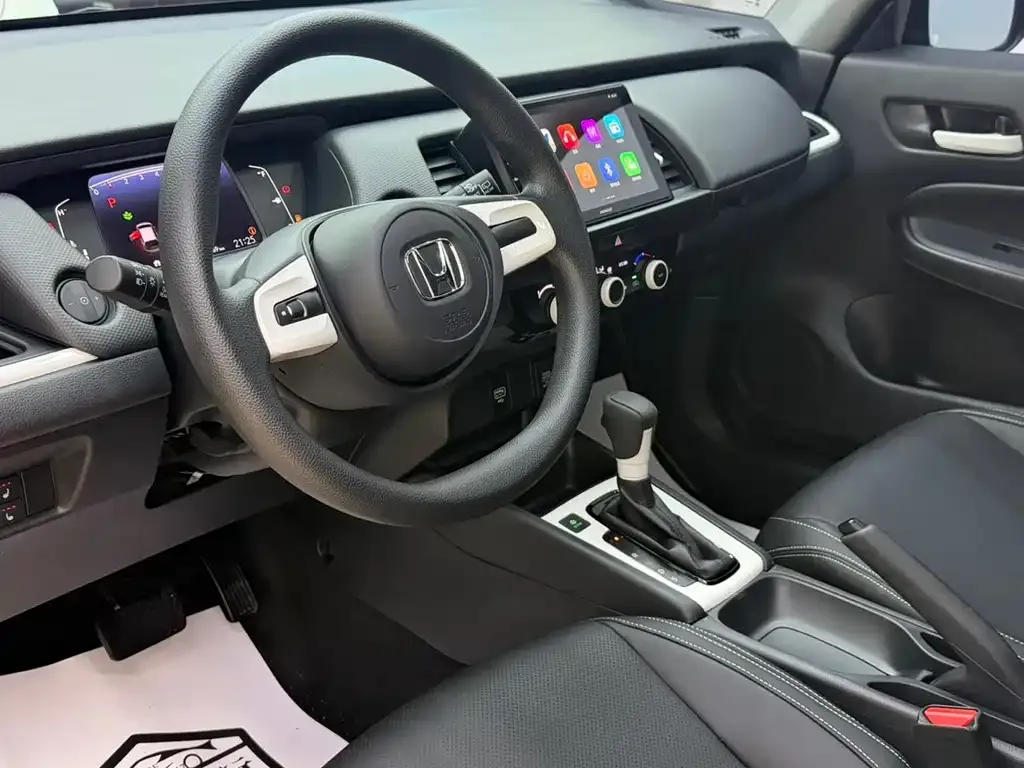 Honda Fit — фото 10