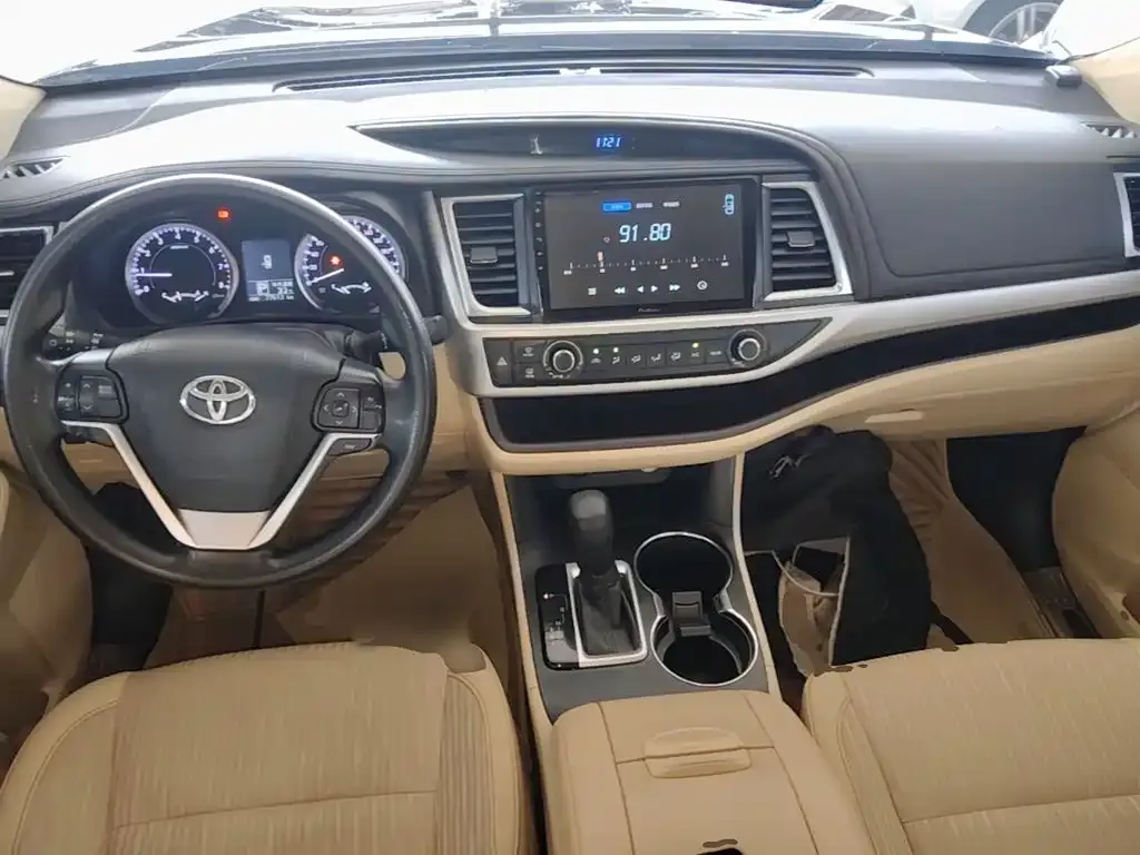 Toyota Highlander — фото 8