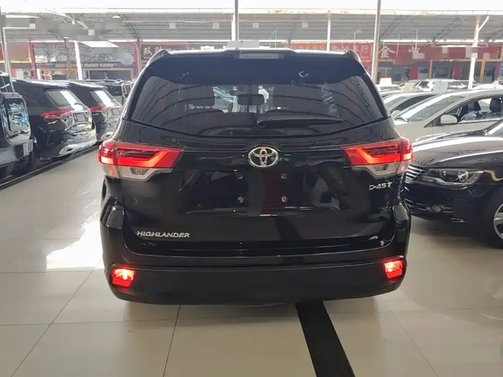 Toyota Highlander — фото 4