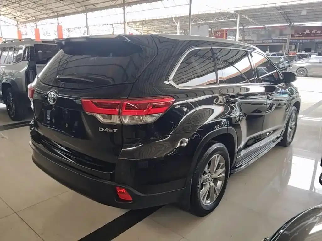 Toyota Highlander — фото 5