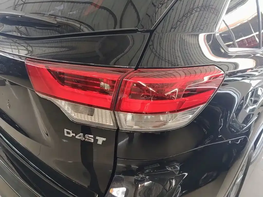 Toyota Highlander — фото 10