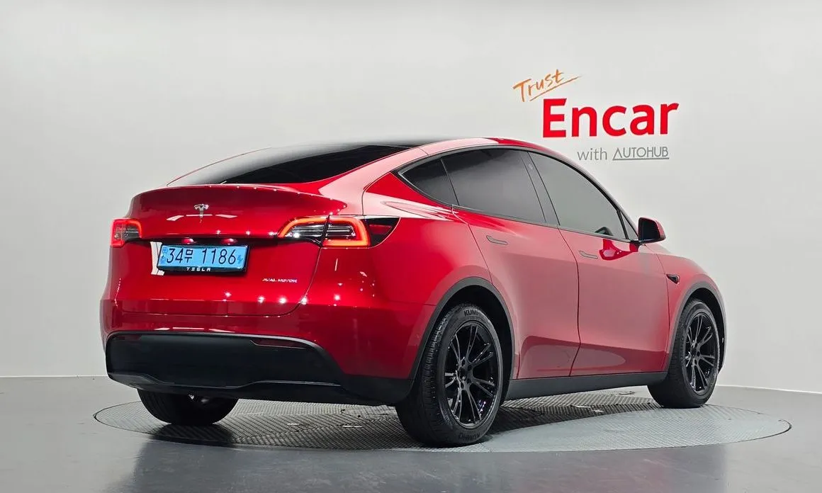 Tesla Model Y — фото 9
