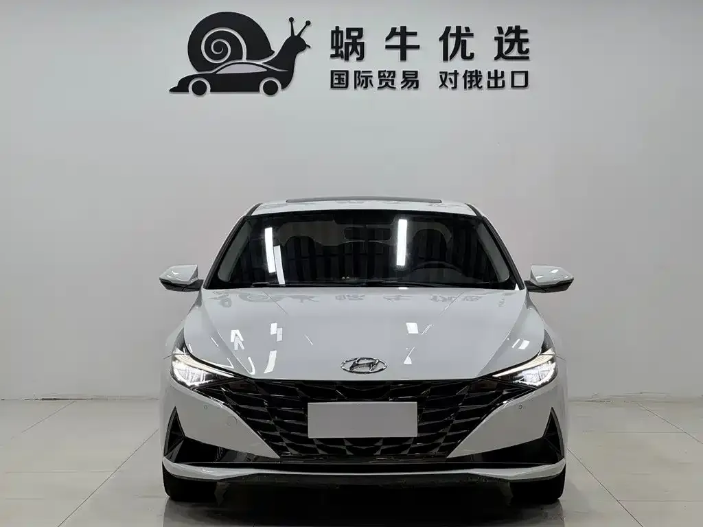 Hyundai Elantra — фото 3