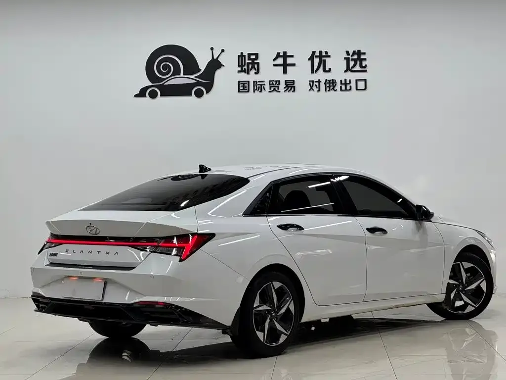 Hyundai Elantra — фото 8