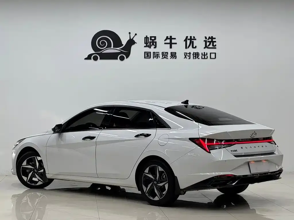 Hyundai Elantra — фото 7
