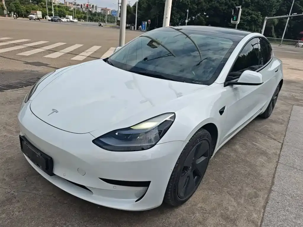 Tesla Model 3 — фото 2