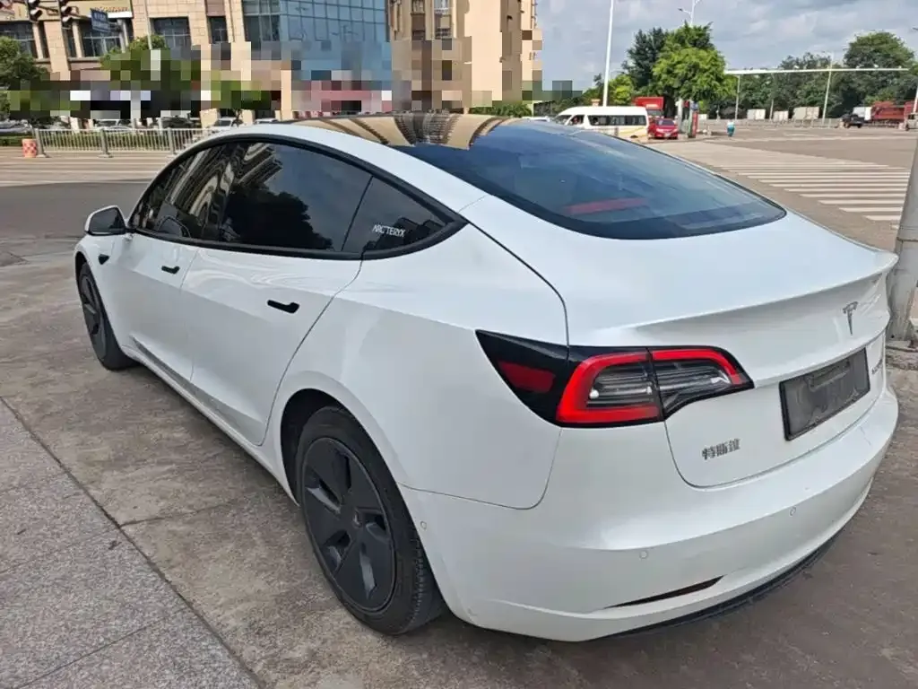 Tesla Model 3 — фото 8