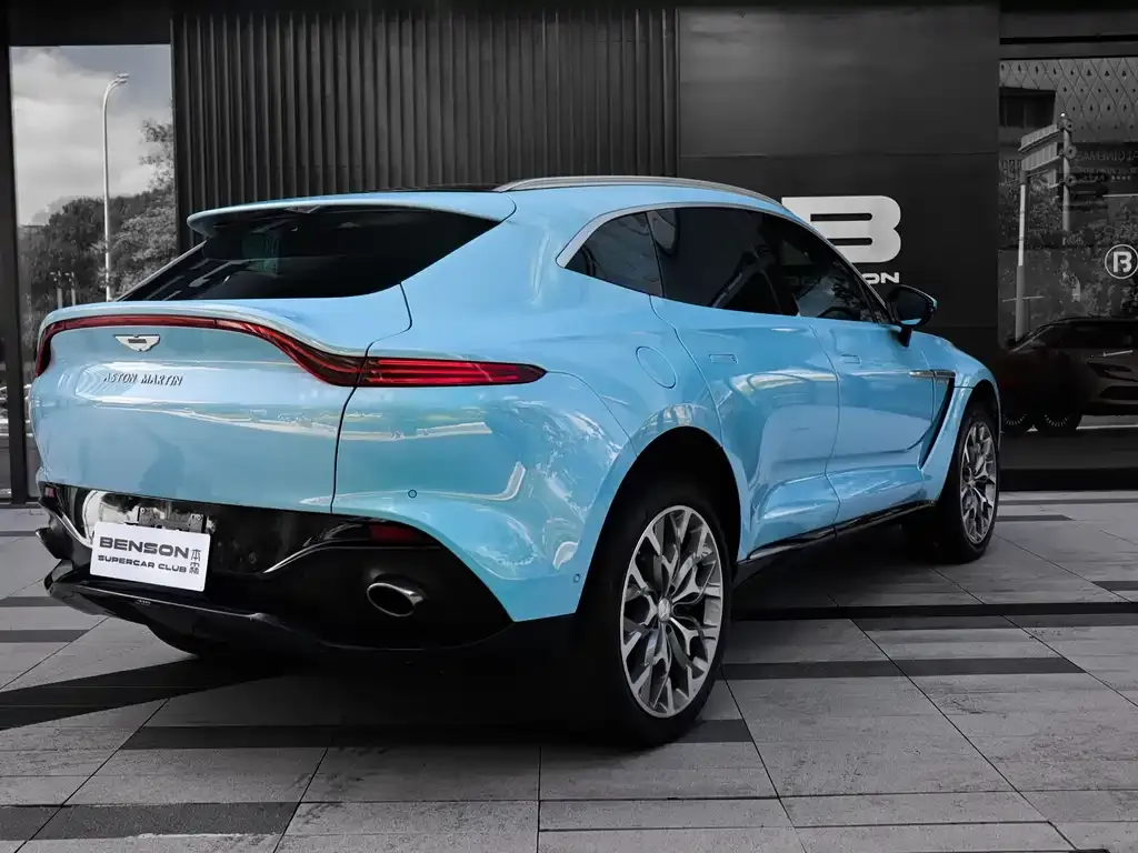 Aston Martin DBX — фото 10