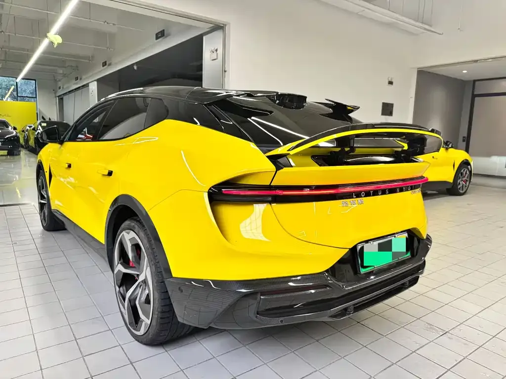 Lotus Eletre — фото 9
