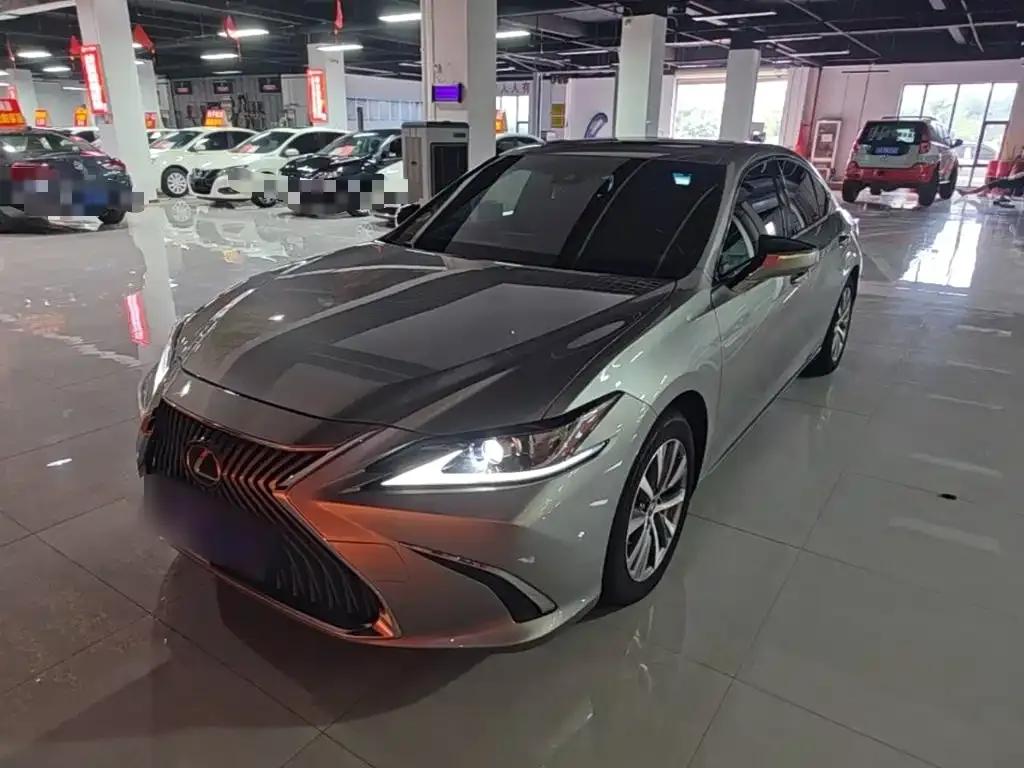 Lexus ES — фото 1