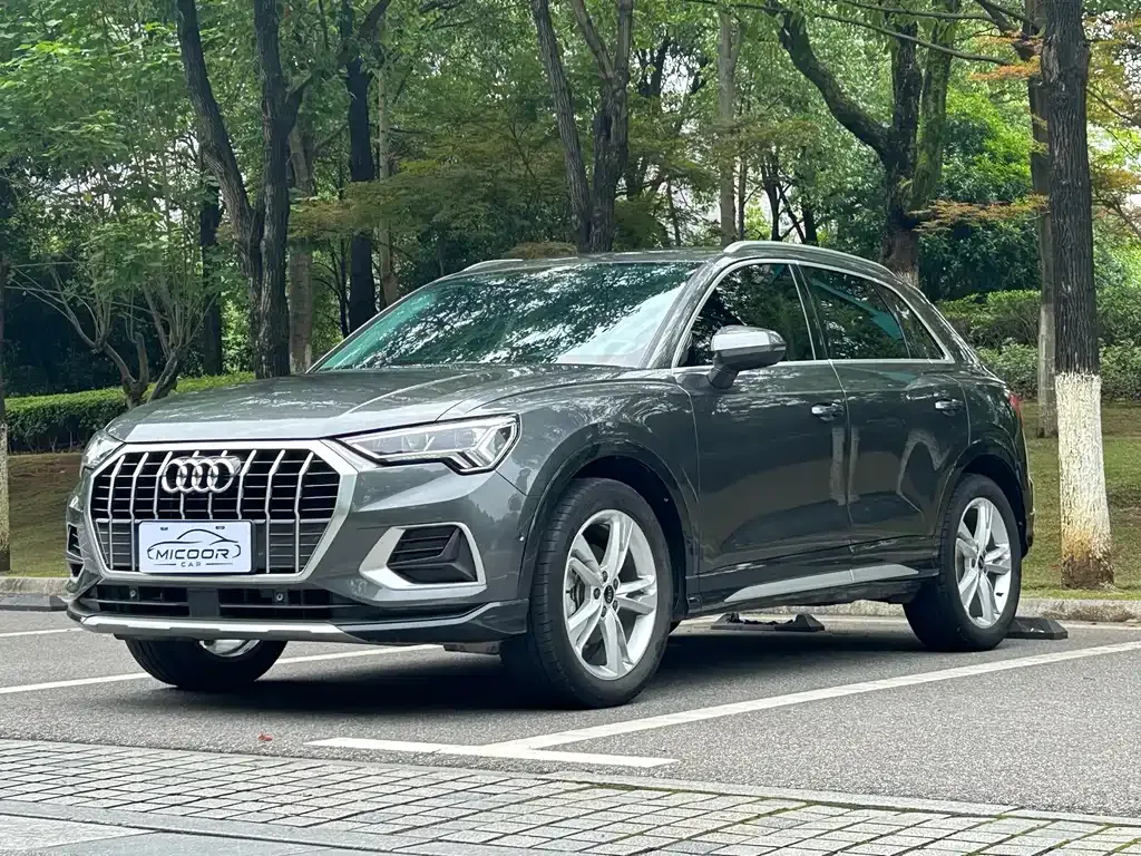 Audi Q3 — фото 1