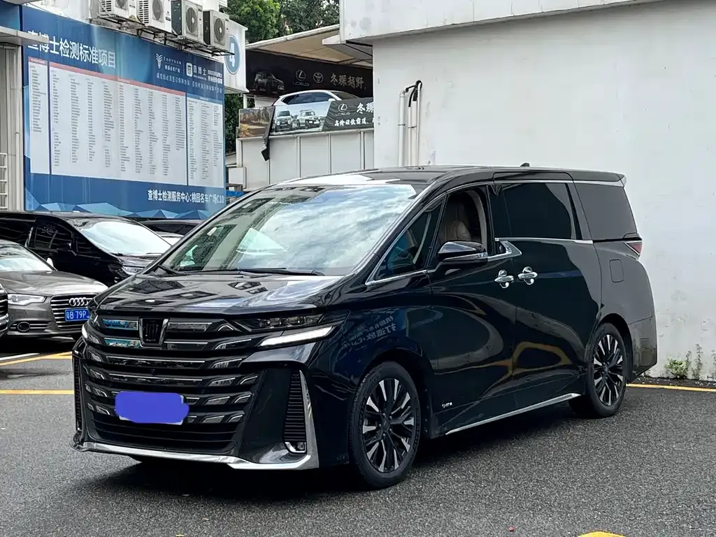 Toyota Vellfire — фото 8