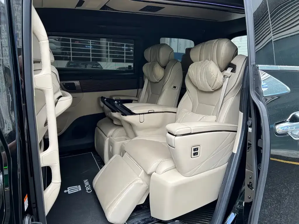 Toyota Vellfire — фото 7