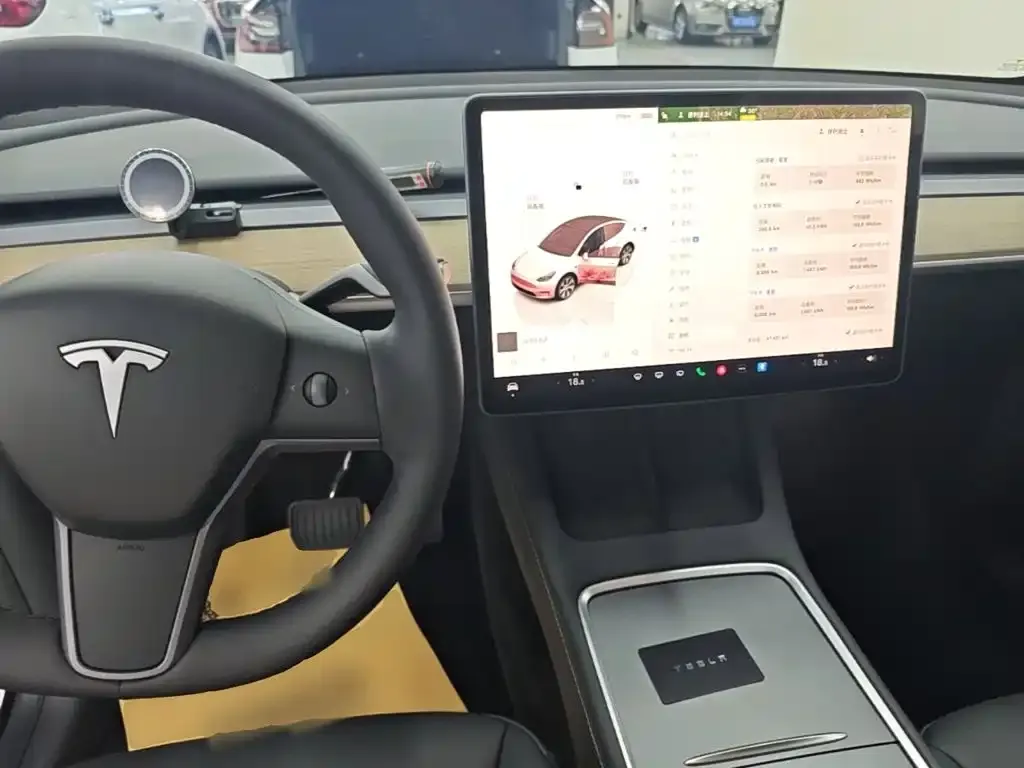 Tesla Model Y — фото 4